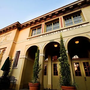 Mcmenamins Kennedy School 3*, Portland United States